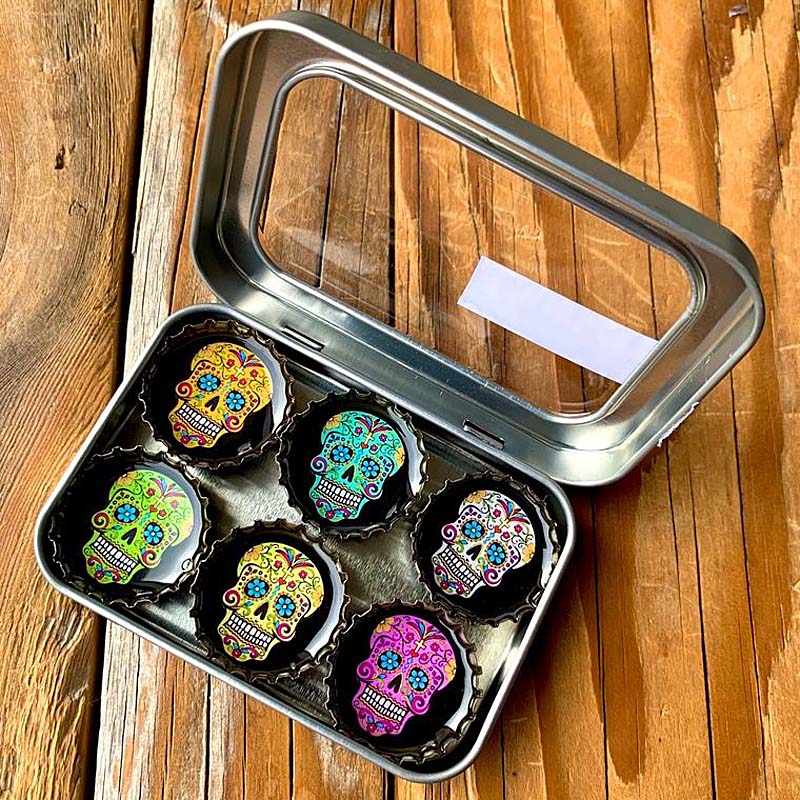 Calaveras - 6 unique bottle cap magnet set in tin